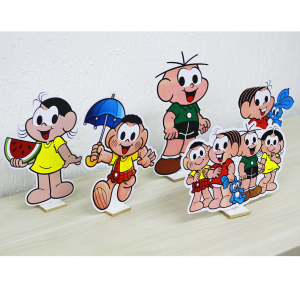 totem em Mdf 3mm mdf  3mm     MDF com impressão em alta qualidade